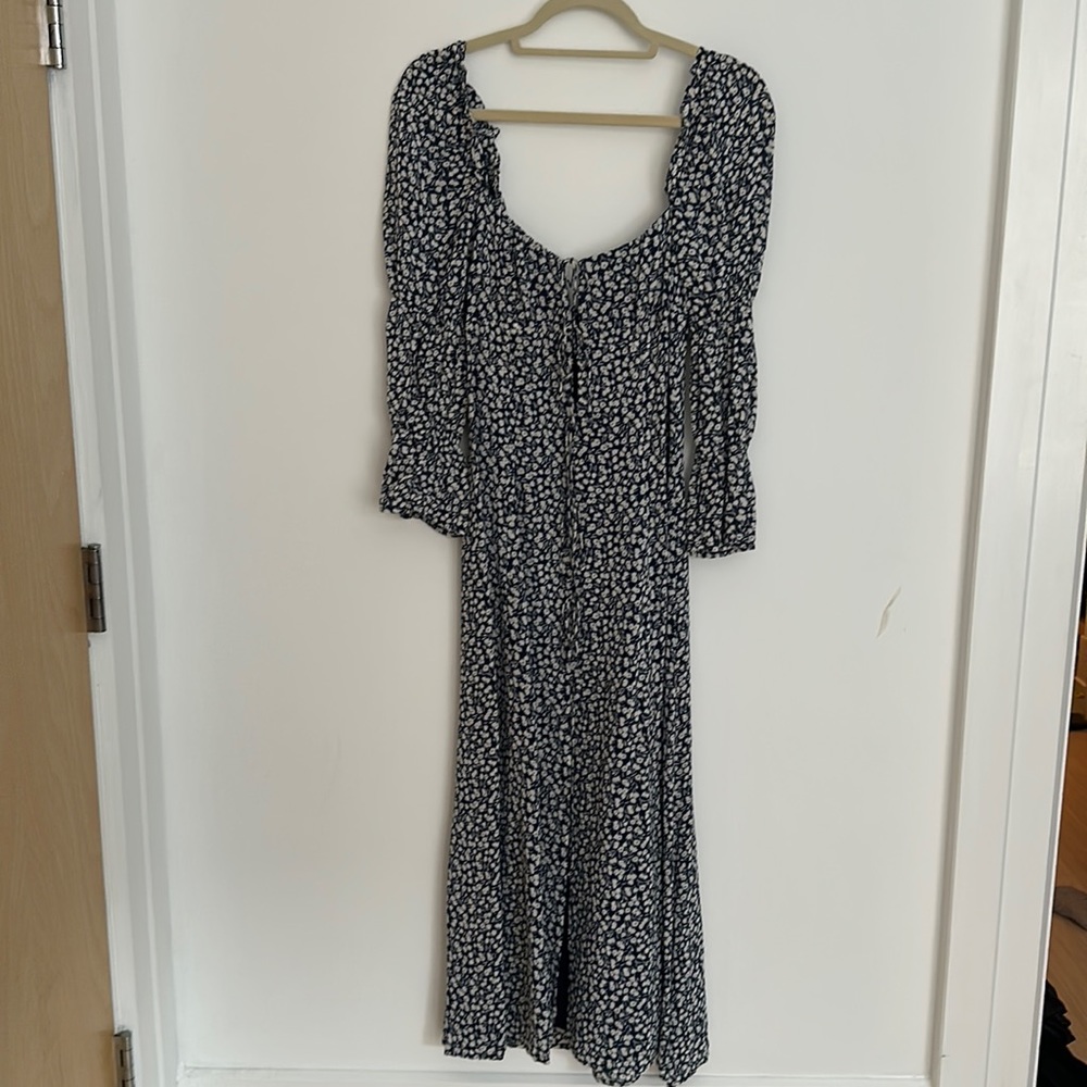 Reformation Size Small dress with cute front tie detailing
